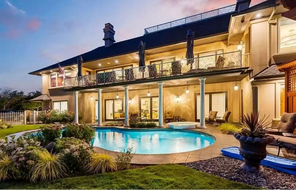 The Estate in Vancouver is a luxurious home of completely remodeled living space now available for sale. This home located at 7000 SE Riverside Dr, Vancouver, Washington; offering 04 bedrooms and 07 bathrooms with 7,373 square feet of living spaces.