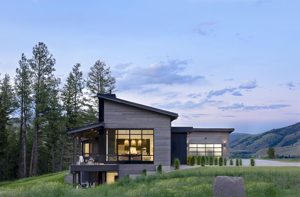 Fat Deer Lodge House, Stunning Nature Inspired Home by Cushing Terrell