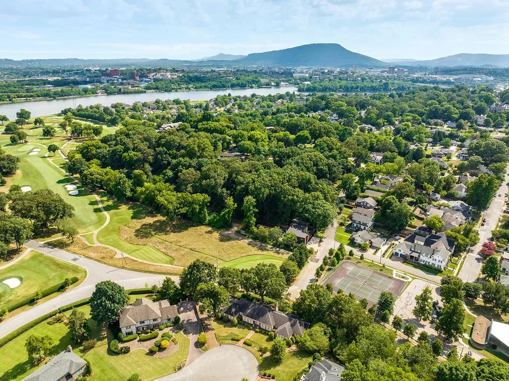 The Estate in Chattanooga is a luxurious home surrounded by mature landscaping and in a short distance to Chattanooga Golf & Country Club now available for sale. This home located at 1500 River View Oaks Rd, Chattanooga, Tennessee; offering 03 bedrooms and 04 bathrooms with 4,750 square feet of living spaces.