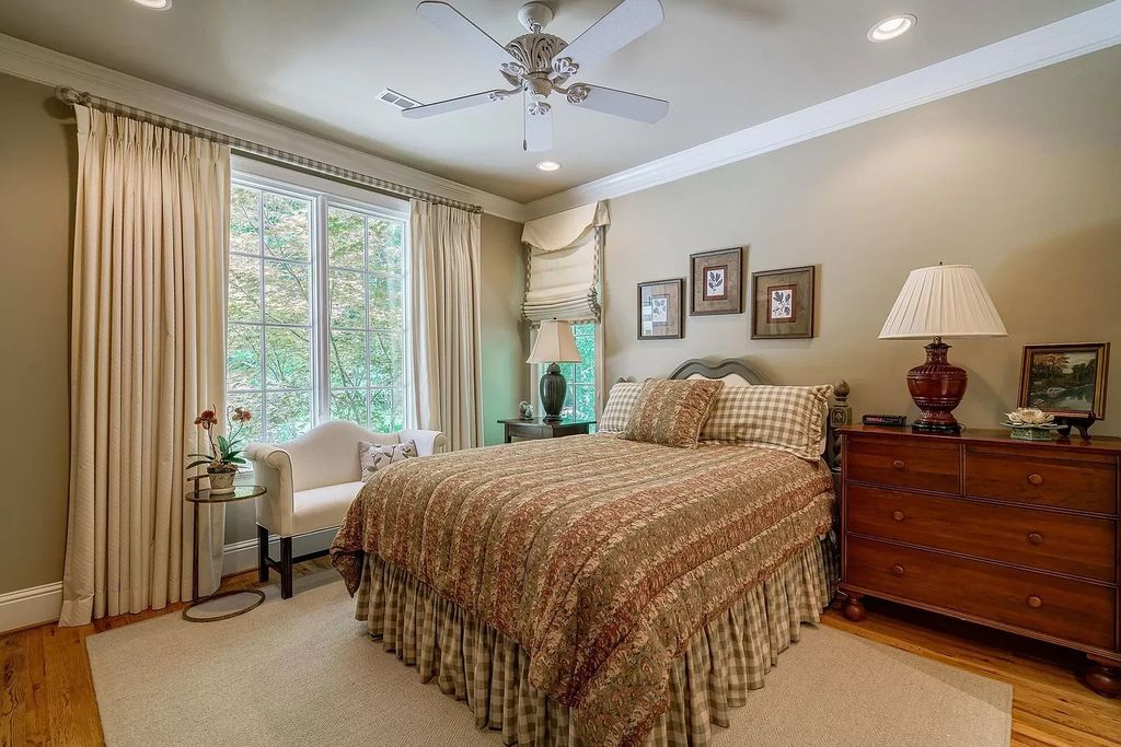 The Home in Eatonton is a luxurious home with sweeping views of Golf & Lake, now available for sale. This home located at 91 Westview Way, Eatonton, Georgia