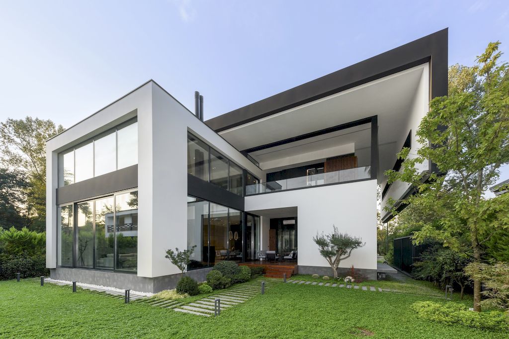 Ferdows House, a Stunning Home by Naghshekhak Architectural Group