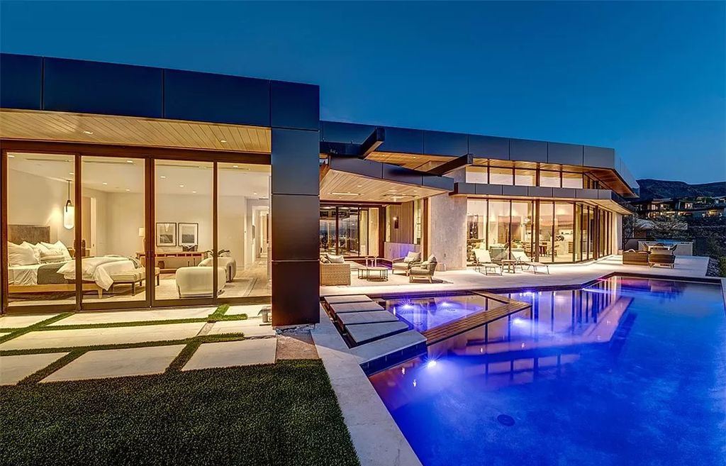 The Home in Henderson, a luxuriously custom estate with unparalleled views of the Las Vegas Strip was designed by renowned Architect, Brandon Architects and Morrison Interiors is now available for sale. This home located at 5 Cloud Chaser Blvd, Henderson, Nevada