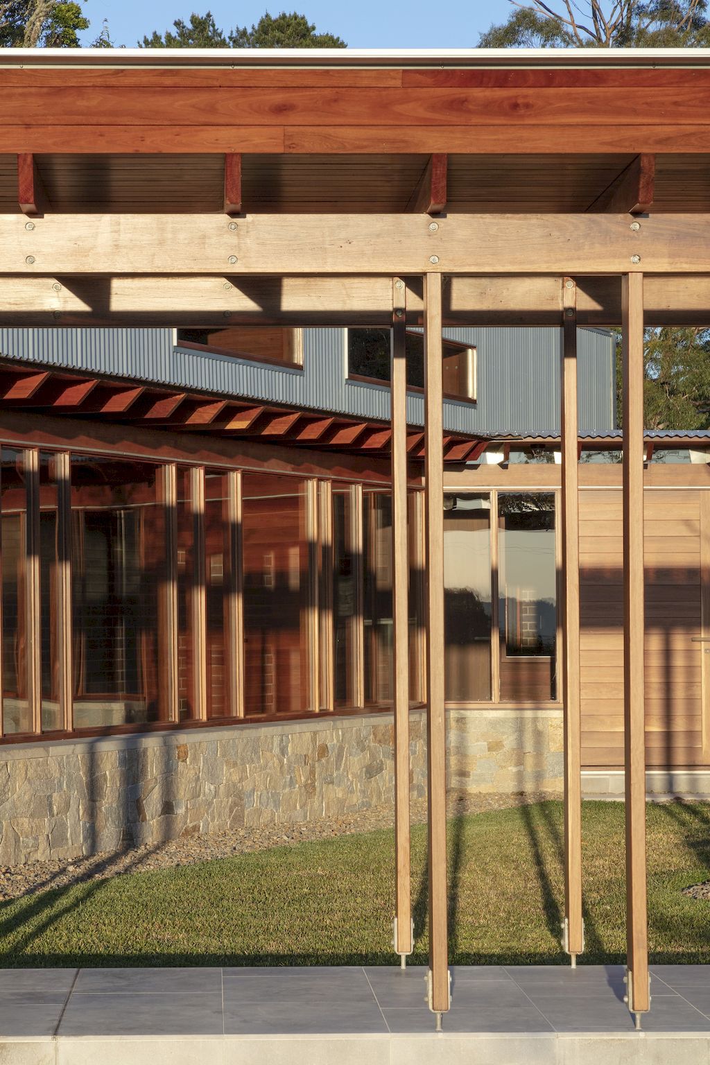 Merindah Park House, owner-built farmhouse by Richard Cole Architecture