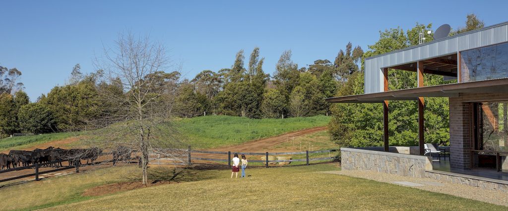 Merindah Park House, owner-built farmhouse by Richard Cole Architecture