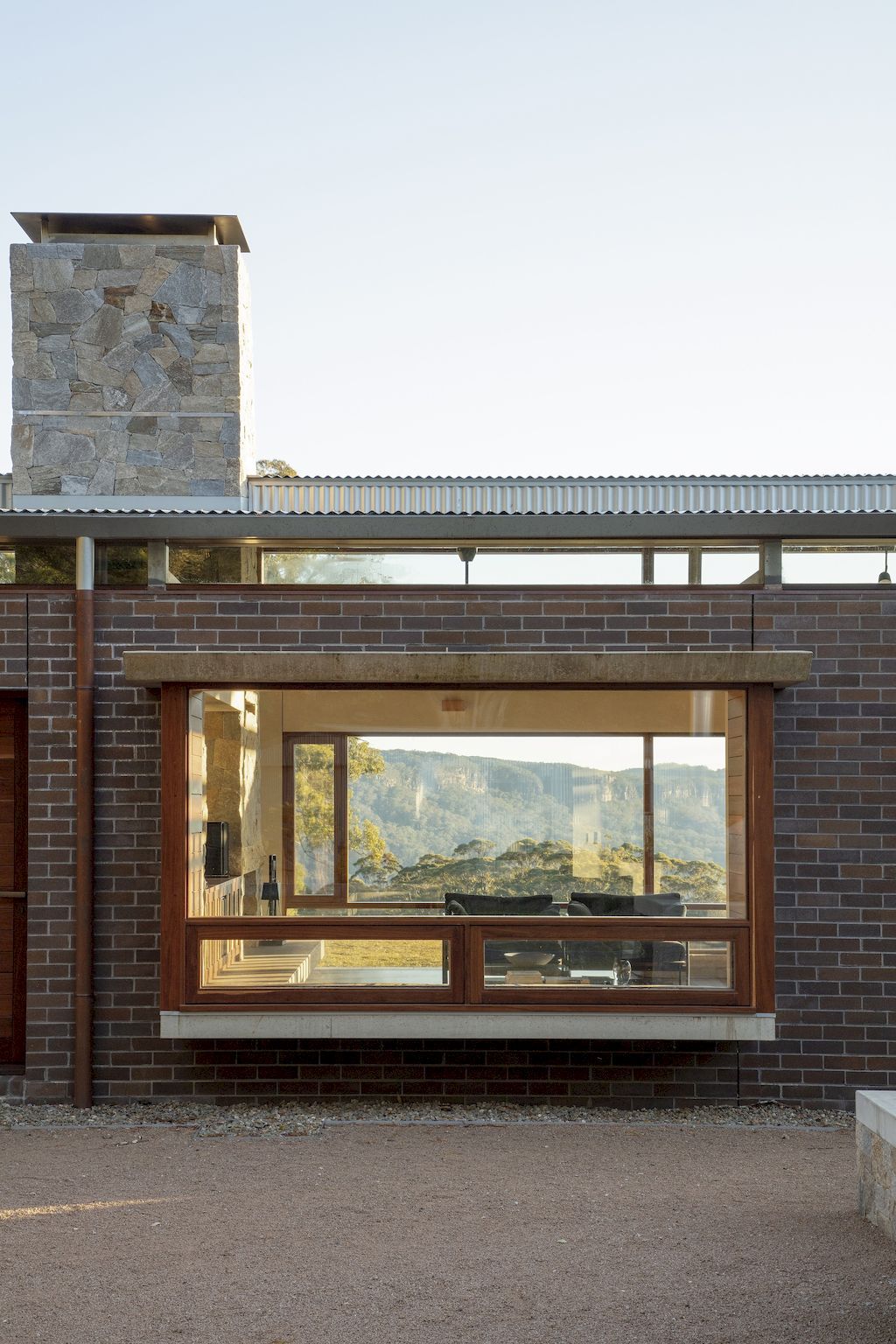 Merindah Park House, owner-built farmhouse by Richard Cole Architecture