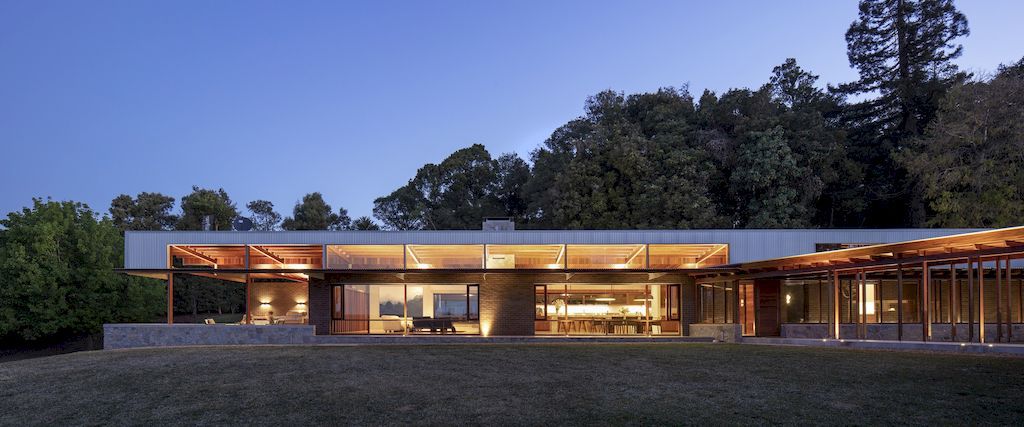 Merindah Park House, owner-built farmhouse by Richard Cole Architecture