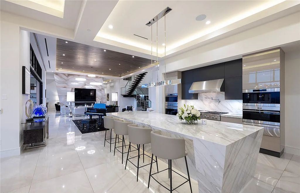 The Home in Henderson, a mesmerizing modern custom Estate in Guard Gated Ascaya designed by Richard Luke offering open indoor-outdoor concept with dramatic architectural lines and gorgeous finishes is now available for sale. This home located at 7 Cloud Chaser Blvd, Henderson, Nevada