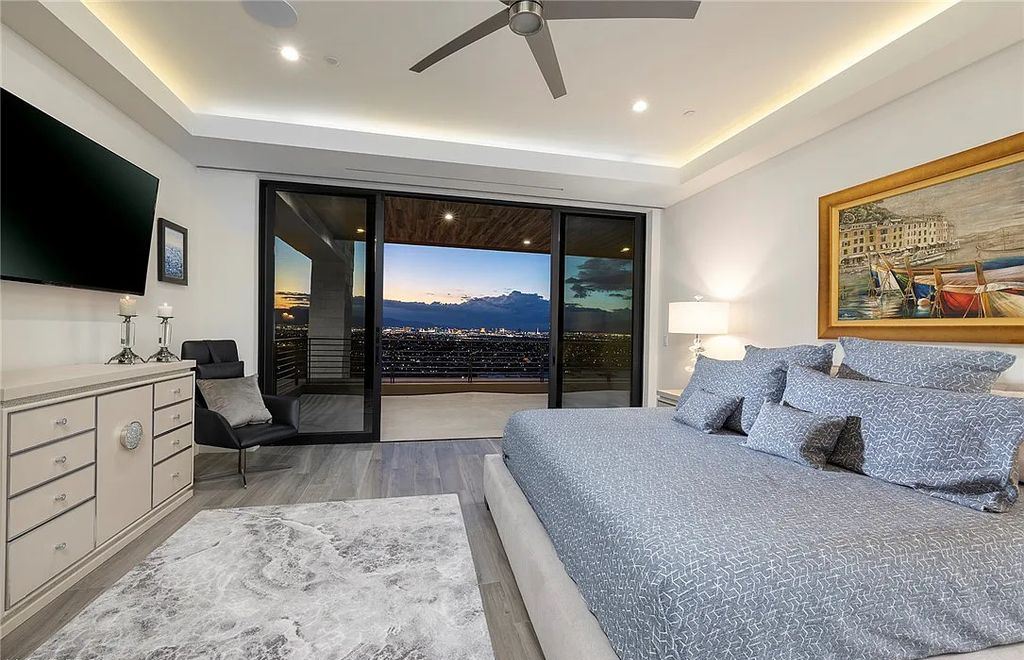 The Home in Henderson, a mesmerizing modern custom Estate in Guard Gated Ascaya designed by Richard Luke offering open indoor-outdoor concept with dramatic architectural lines and gorgeous finishes is now available for sale. This home located at 7 Cloud Chaser Blvd, Henderson, Nevada