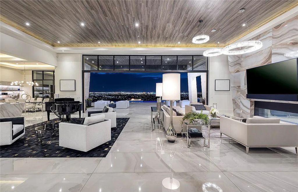 The Home in Henderson, a mesmerizing modern custom Estate in Guard Gated Ascaya designed by Richard Luke offering open indoor-outdoor concept with dramatic architectural lines and gorgeous finishes is now available for sale. This home located at 7 Cloud Chaser Blvd, Henderson, Nevada