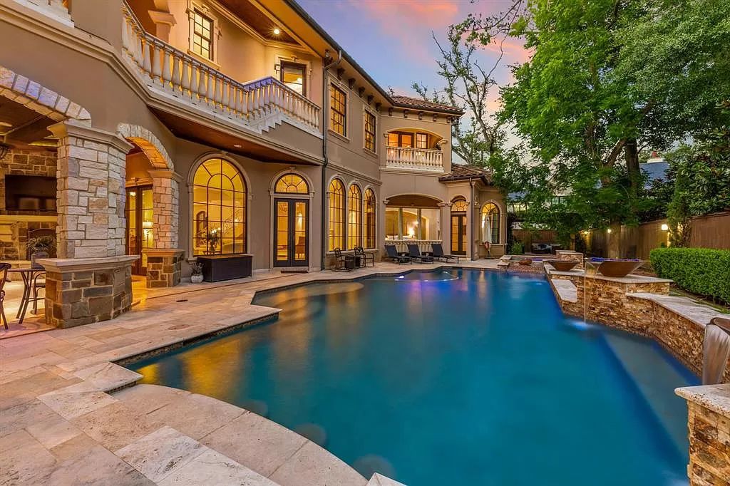 The Mansion in Houston, a meticulously designed classic Mediterranean estate built for entertaining on a grand scale with its dramatic formal areas is now available for sale. This home located at 11117 Beinhorn Rd, Houston, Texas