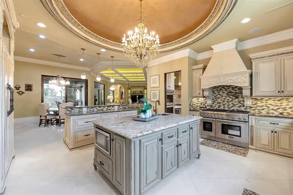 The Mansion in Houston, a meticulously designed classic Mediterranean estate built for entertaining on a grand scale with its dramatic formal areas is now available for sale. This home located at 11117 Beinhorn Rd, Houston, Texas