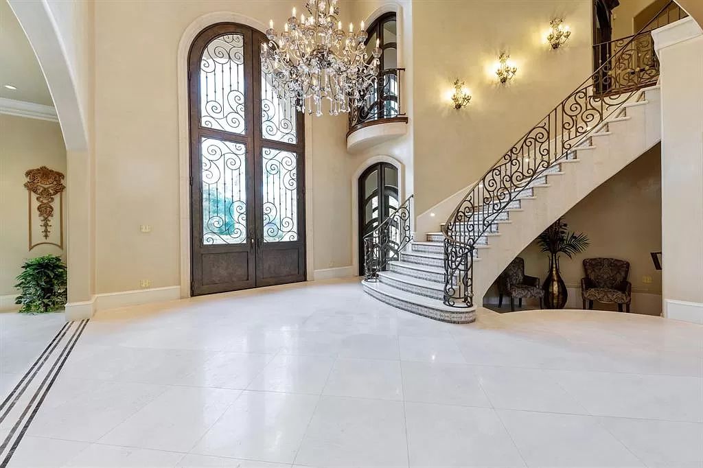 The Mansion in Houston, a meticulously designed classic Mediterranean estate built for entertaining on a grand scale with its dramatic formal areas is now available for sale. This home located at 11117 Beinhorn Rd, Houston, Texas