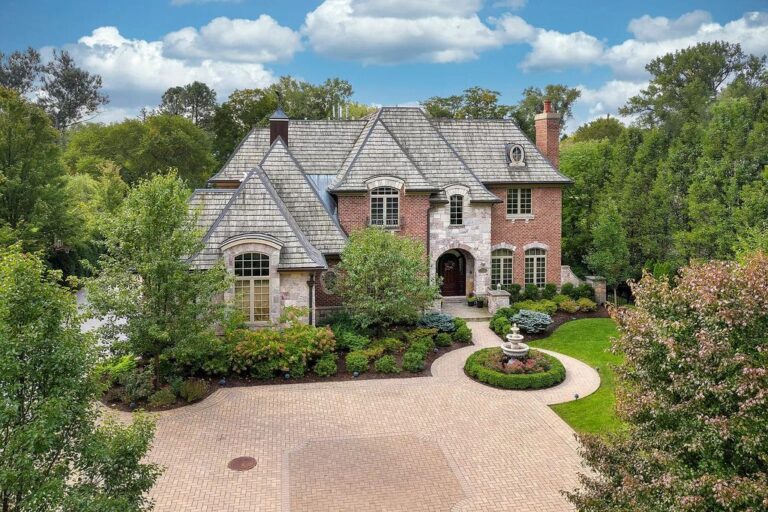 Overlooking Lake Longmeadow, This Spectacular Home in Winnetka Lists for $4.375M
