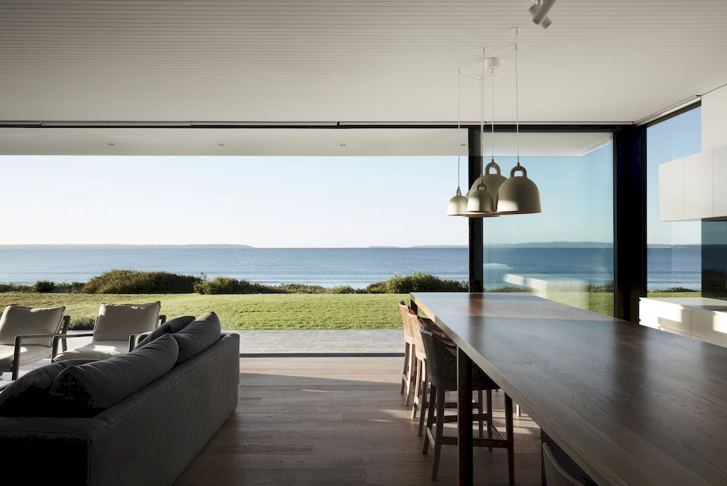 Oystercatcher House in Australia by MCK Architecture & Interiors