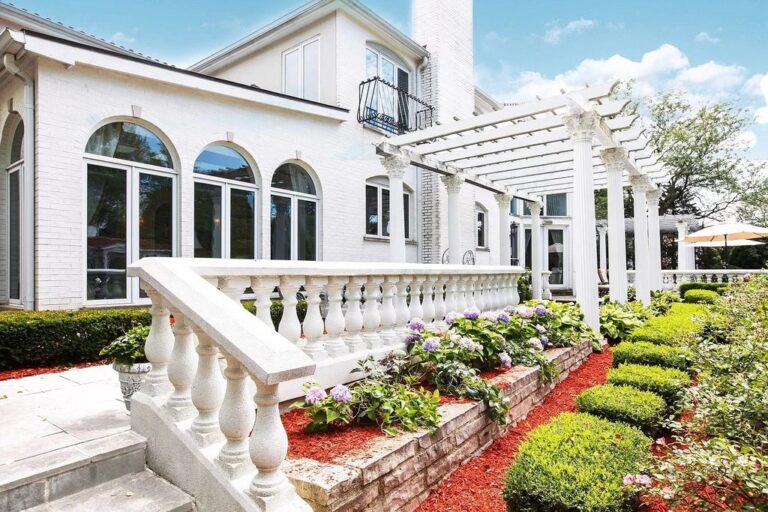 Palatial Mediterranean Style Estate on Over 1Acre Lot in Oak Brook's