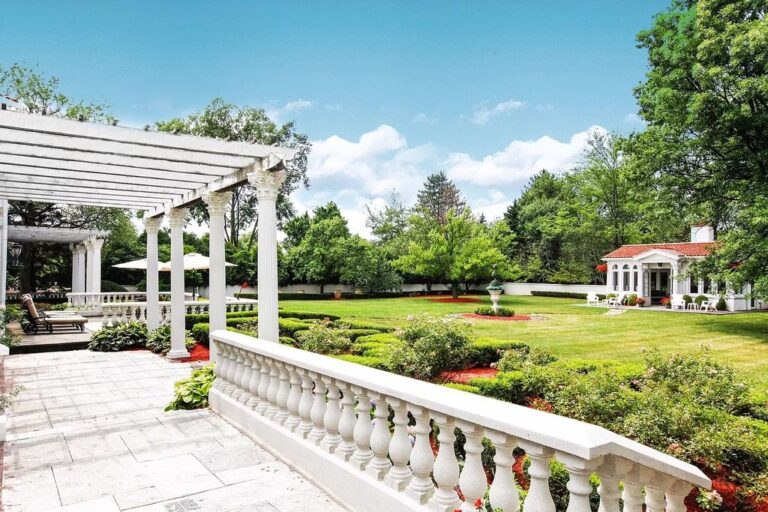 Palatial Mediterranean Style Estate on Over 1Acre Lot in Oak Brook's