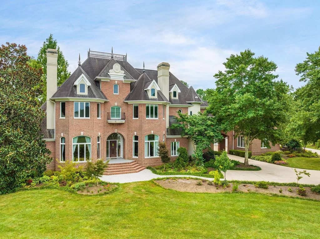 The Estate in Cleveland is a luxurious home of immediately noticed quality of construction is now available for sale. This home located at 245 Bigsby Creek Rd NW, Cleveland, Tennessee; offering 04 bedrooms and 07 bathrooms with 7,771 square feet of living spaces. 