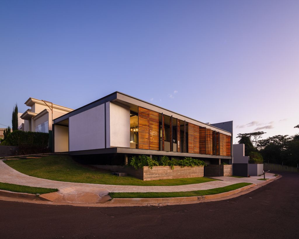 Porto Madero House, an Impressive Home by grupoDEArquitetura