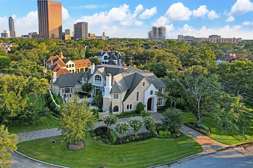 The Houston Home, a stunning property set on an expansive corner lot with sumptuous amenities throughout, high ceilings, French oak and limestone flooring and stunning mill-work is now available for sale. This home located at 5609 Lynbrook Dr, Houston, Texas