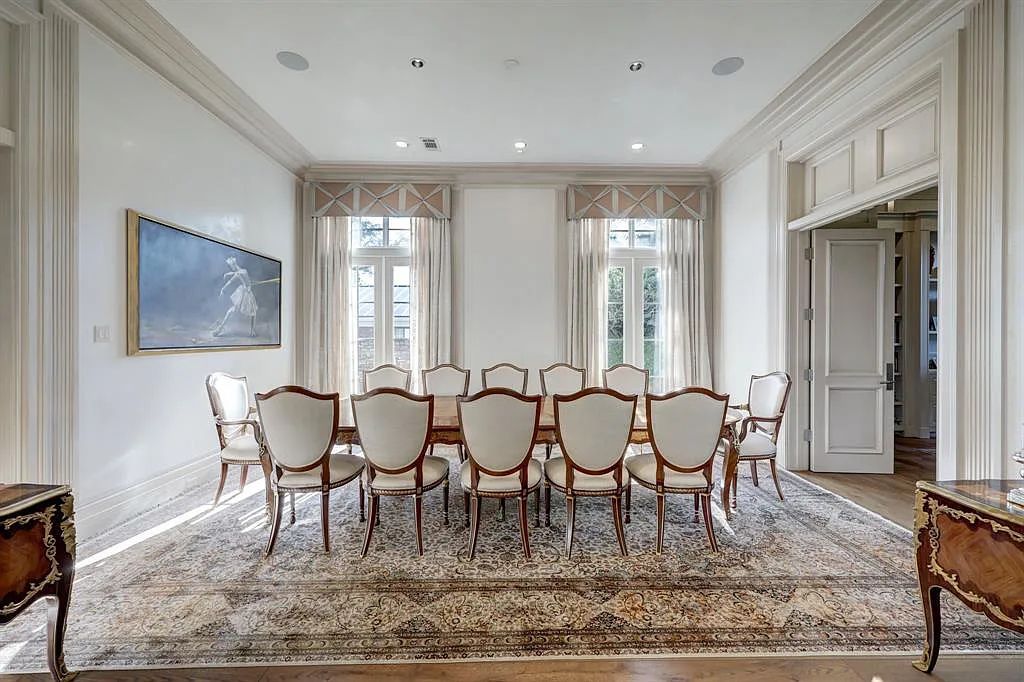 The Houston Home, a stunning property set on an expansive corner lot with sumptuous amenities throughout, high ceilings, French oak and limestone flooring and stunning mill-work is now available for sale. This home located at 5609 Lynbrook Dr, Houston, Texas