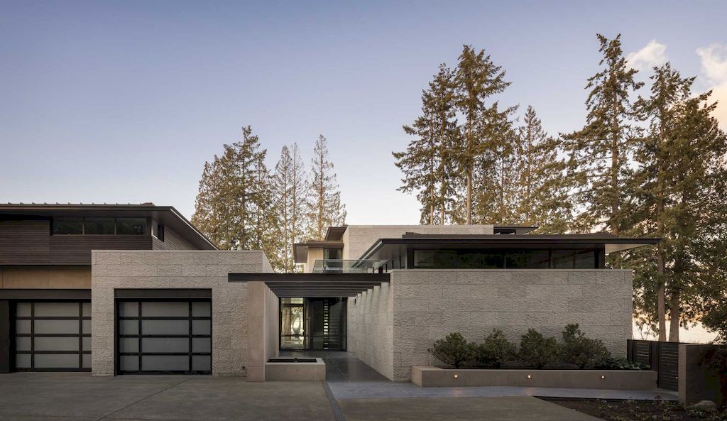 The Point House, Luxury Lakeside Home in Washington by Kor Architects