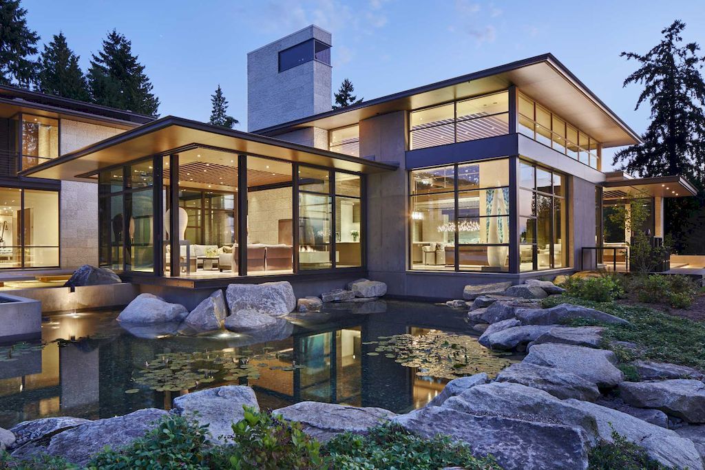 The Point House, Luxury Lakeside Home in Washington by Kor Architects