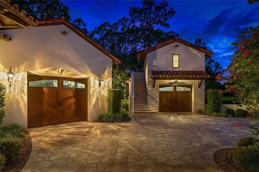 The Estate in Orlando, a one of a kind home in the coveted Carolwood neighborhood in Golden Oak at Walt Disney World Resort offering beautiful outdoor areas with a resort pool and an expansive covered courtyard is now available for sale. This home located at 10151 Enchanted Oak Dr, Orlando, Florida