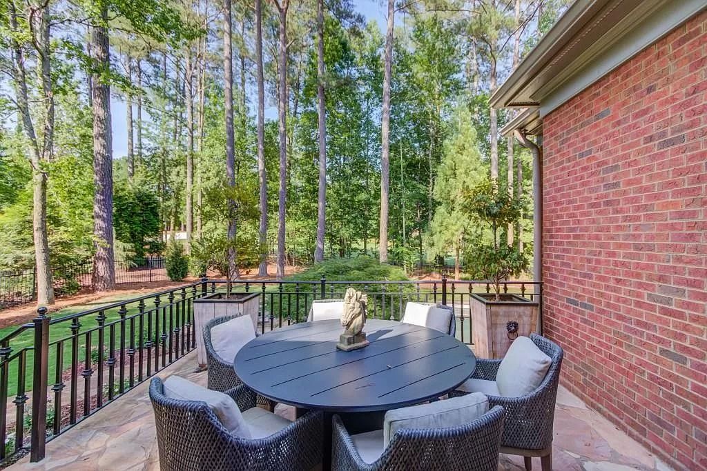 The Estate in Suwanee is a luxurious home which is vastly different from any other estate you've ever known now available for sale. This home located at 4675 Whitestone Way, Suwanee, Georgia; offering 06 bedrooms and 09 bathrooms with 10,743 square feet of living spaces.