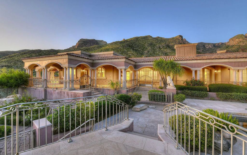 The Home in Tucson, a spectacular all-masonry stucco mansion nestled in prestigious, gated The Canyons offers sweeping city, mountain, sunset and sunrise views is now available for sale. This home located at 7582 N Secret Canyon Dr, Tucson, Arizona