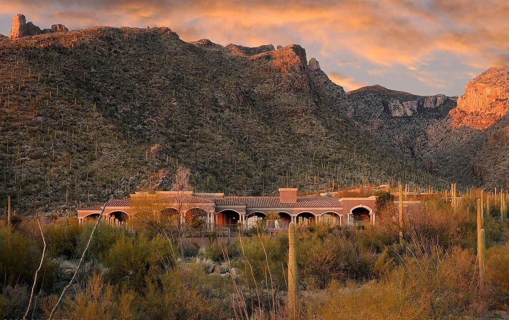 The Home in Tucson, a spectacular all-masonry stucco mansion nestled in prestigious, gated The Canyons offers sweeping city, mountain, sunset and sunrise views is now available for sale. This home located at 7582 N Secret Canyon Dr, Tucson, Arizona