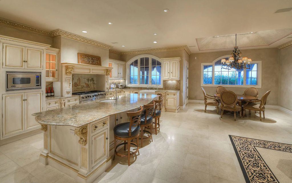 The Home in Tucson, a spectacular all-masonry stucco mansion nestled in prestigious, gated The Canyons offers sweeping city, mountain, sunset and sunrise views is now available for sale. This home located at 7582 N Secret Canyon Dr, Tucson, Arizona