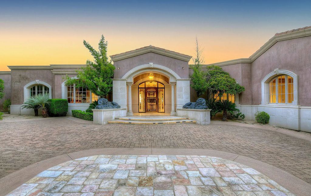 The Home in Tucson, a spectacular all-masonry stucco mansion nestled in prestigious, gated The Canyons offers sweeping city, mountain, sunset and sunrise views is now available for sale. This home located at 7582 N Secret Canyon Dr, Tucson, Arizona