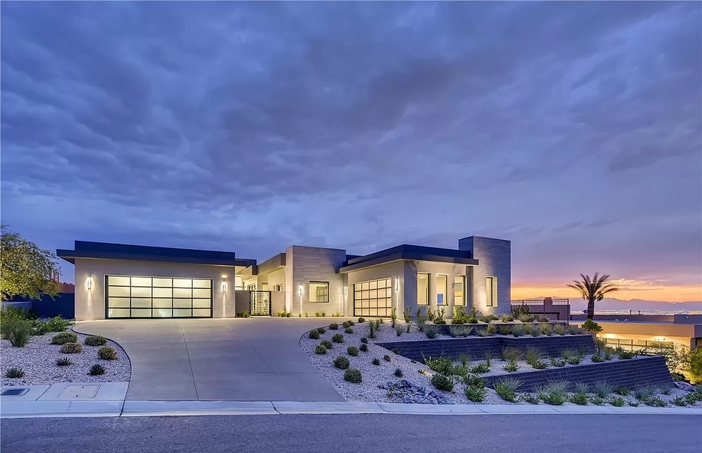 The Home in Henderson, a beautiful estate has a special exclusive view of the famous “Dragon’s Back” in MacDonald Highlands offering a completely comfortable and tranquil atmosphere is now available for sale. This home located at 665 Dragon Peak Dr, Henderson, Nevada