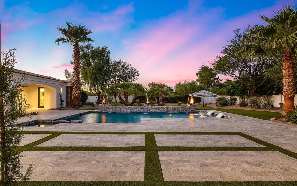 The Paradise Valley Home, a luxurious desert oasis has been renovated in both inside and outside including an amazing kitchen, an exceptional great room and completely redone front landscaping is now available for sale. This home located at 6802 E Sunnyvale Rd, Paradise Valley, Arizona