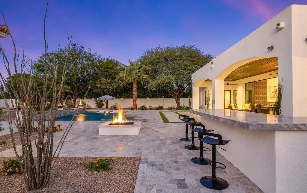 The Paradise Valley Home, a luxurious desert oasis has been renovated in both inside and outside including an amazing kitchen, an exceptional great room and completely redone front landscaping is now available for sale. This home located at 6802 E Sunnyvale Rd, Paradise Valley, Arizona