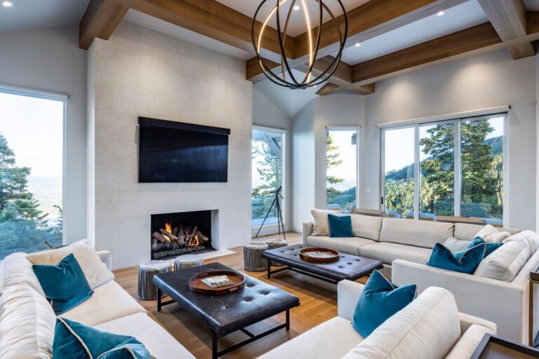 This Exquisite Mountain Home with 360 Degree Jaw Dropping Views in Park