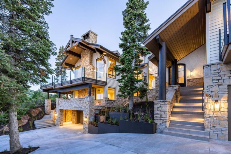 This Exquisite Mountain Home with 360 Degree Jaw Dropping Views in Park