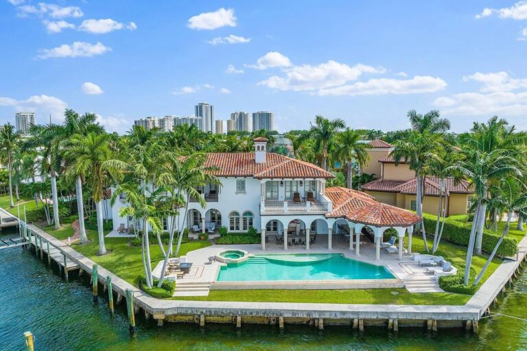 A Rare Waterfront Home with Spectacular Panoramic Views Seeks $7.8 Million in Riviera Beach, Florida