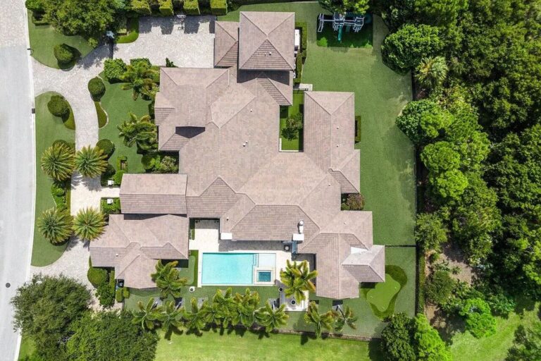 $14.995 Million Fantastic Home has A Spacious Backyard with Playground and Putting Green in Palm Beach Gardens