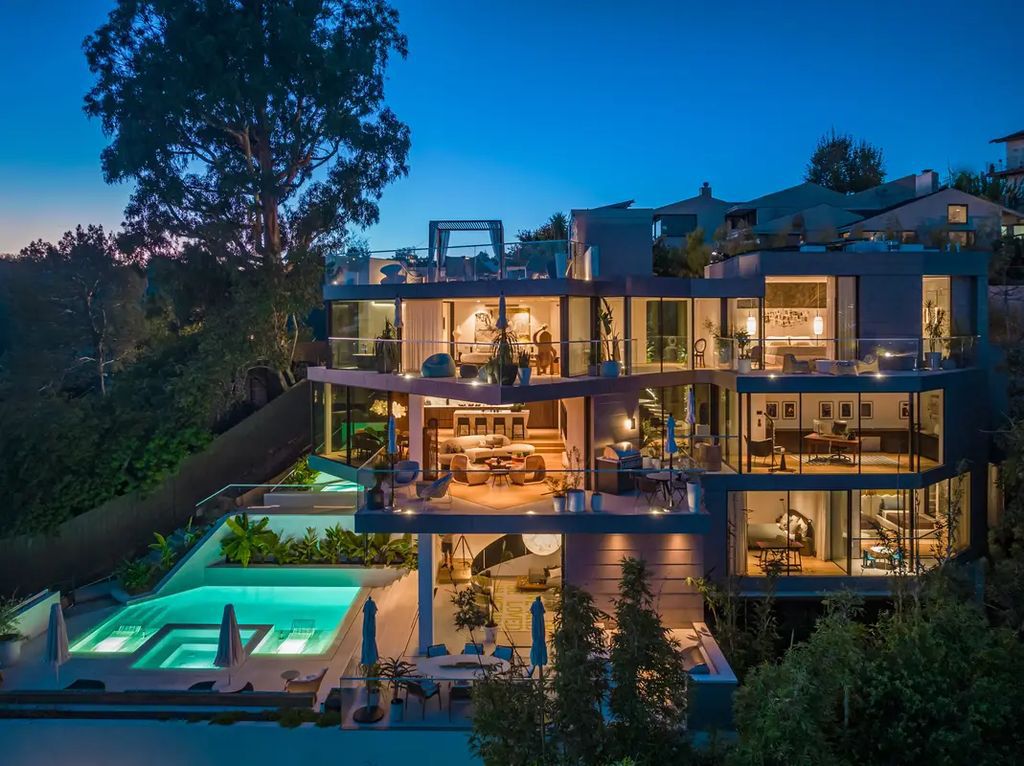 The Home in Los Angeles, a modern-marvel of design by Hagy Belzberg set in the heart of the Bird Streets offering a double-height family room, smart-home technology systems, and more is now available for sale. This home located at 9422 Sierra Mar Dr, Los Angeles, California