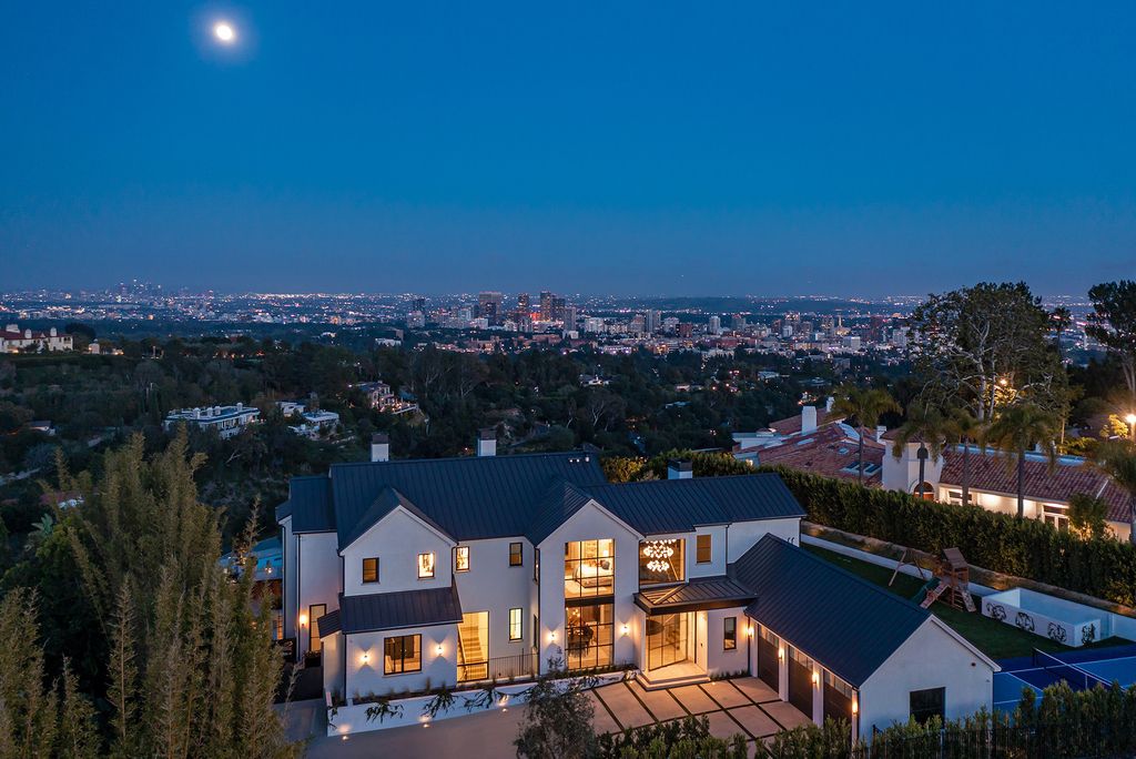 The Home in Los Angeles, a Napa Valley modern farmhouse with unobstructed 180-degree views of both Downtown and Century City created by Adam Hunter and Ken Ungar and constructed by Shain Development is now available for sale. This home located at 890 Linda Flora Dr, Los Angeles, California