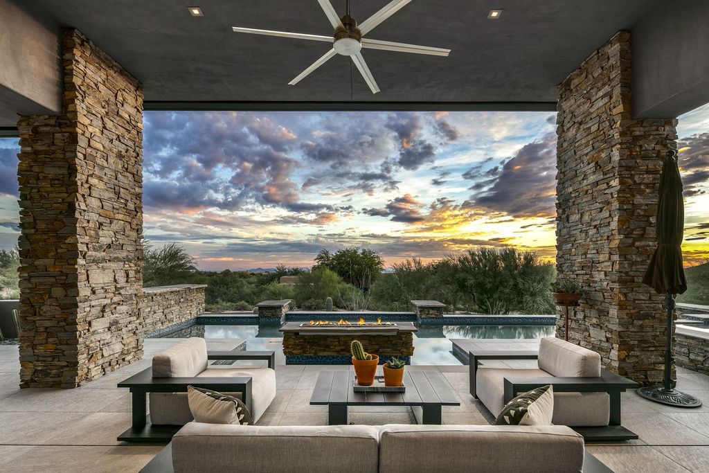 The Home in Scottsdale, a stunning desert contemporary estate which all on one level with open, airy and inviting floor plan encourages the seamless indoor outdoor living experience that is so unique to Arizona  is now available for sale. This home located at 39813 N 103rd Way, Scottsdale, Arizona