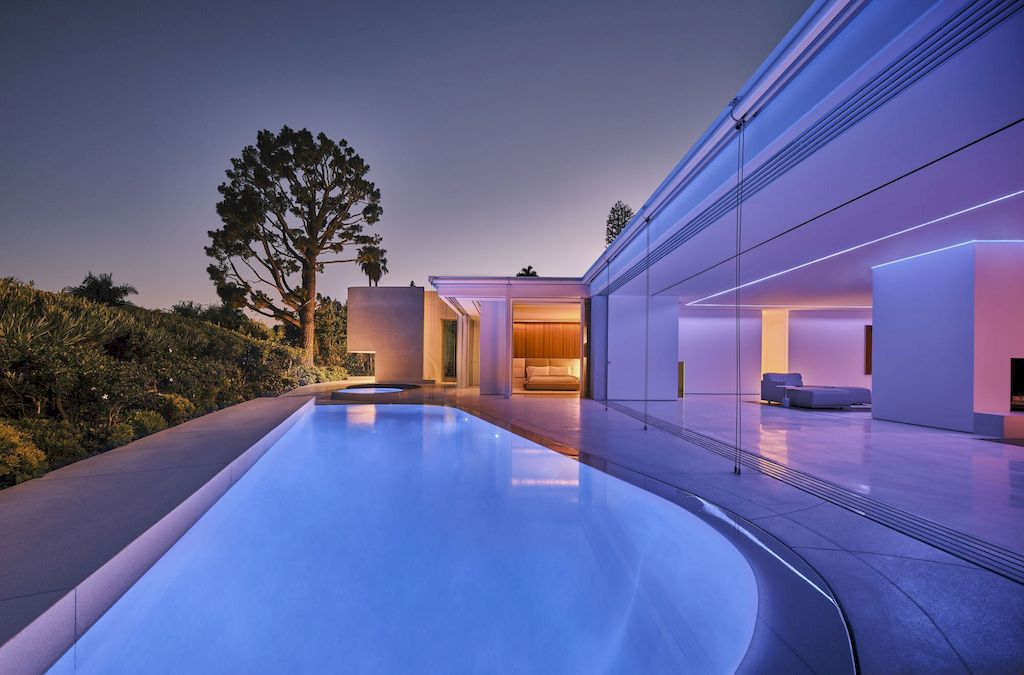 Arkell House with strong in-out connection in California by Taller Aragonés