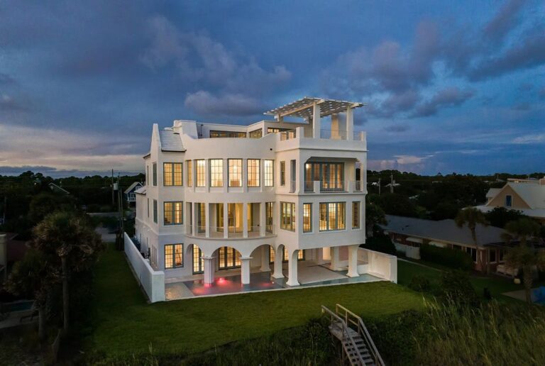This Idyllic Legacy Home in Santa Rosa Beach offer An Unparalleled Gulf Front Lifestyle