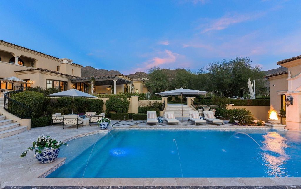 10947 E Wingspan Way, Scottsdale, Arizona is a jewel of Silverleaf features an exceptional layout with elegant living spaces and a resort inspired backyard with pool and spa offers complete privacy with amazing views.