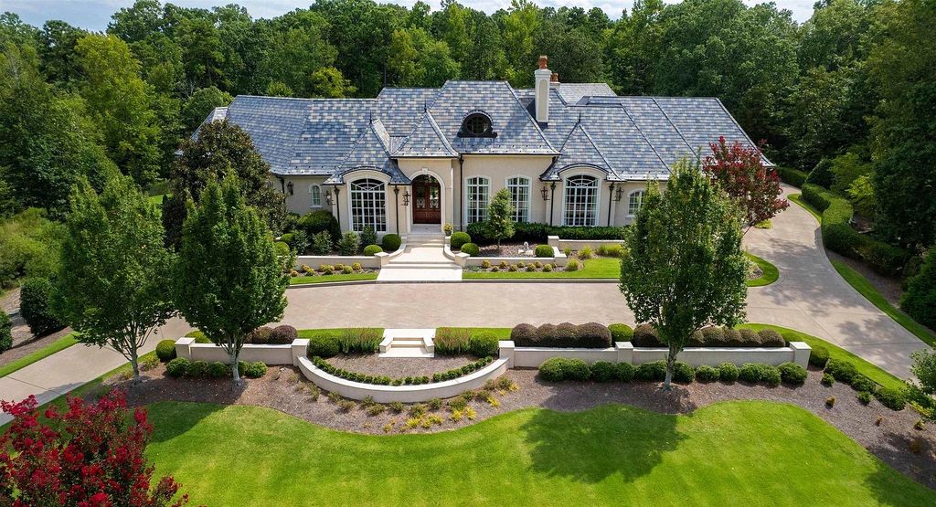 The Estate in Durham is nothing short of magnificent…spacious verandas, multi-level terraces, a seductive pool and spa, now available for sale. This home located at 250 Blue Violet Way, Durham, North Carolina