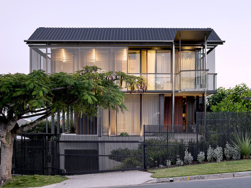 East Room House with Bespoke Architecture by Loucas Zahos Architects