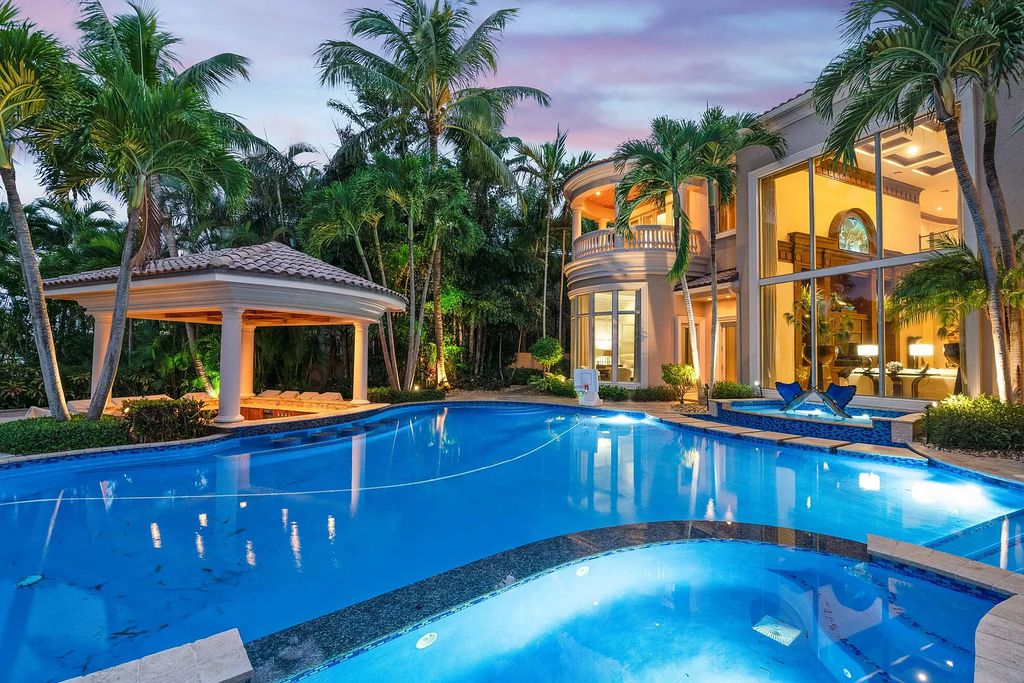 The Estate in Jupiter, an intracoastal masterpiece in The Club of Admirals Cove was executed by the talents of the design team of Affiniti Architechts, Parker-Yannette Landscape, Decorators Unlimited and Turtle Beach Construction is now available for sale. This home located at 192 Spyglass Ct, Jupiter, Florida