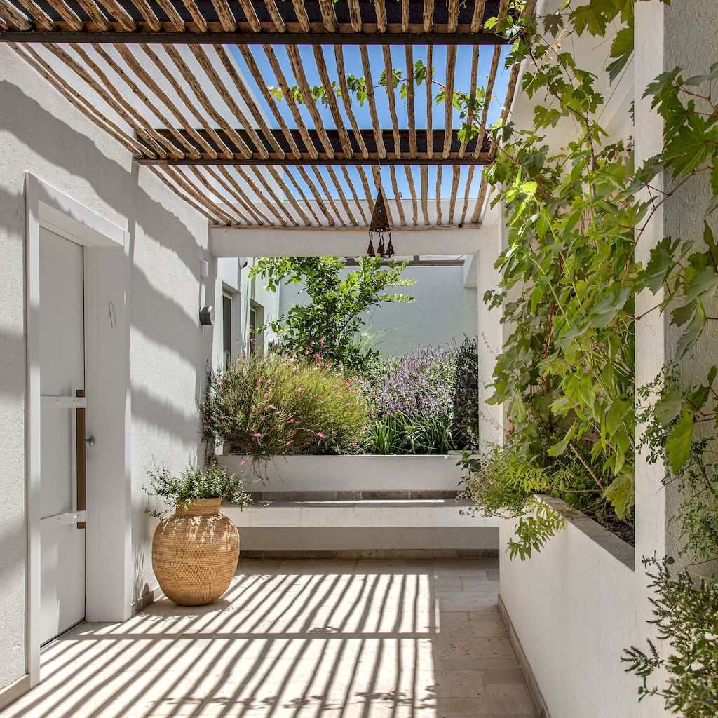 Goldwasser House with Clean Geometry by Architextit-Einat Erez-Kobiler
