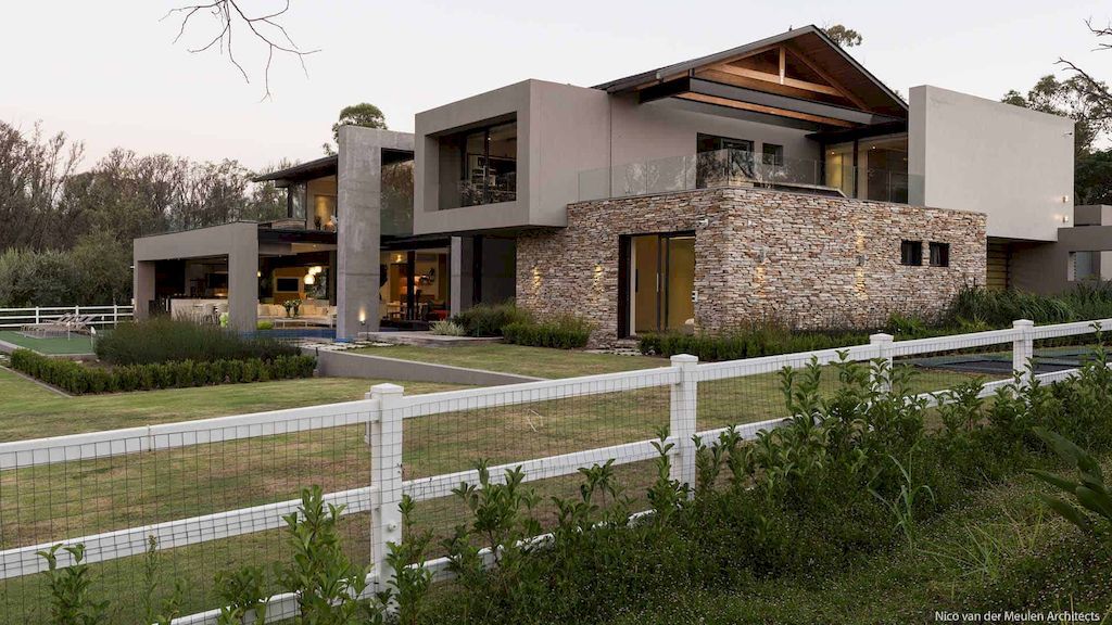 House In Blair Atholl, Modern Home by Nico van der Meulen Architects